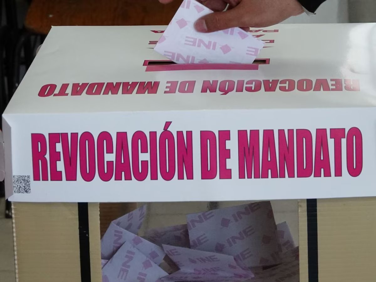 #Política | 🗳️ Morena propone que la revocación de mandato de Claudia Sheinbaum coincida con elecciones de 2027 📅