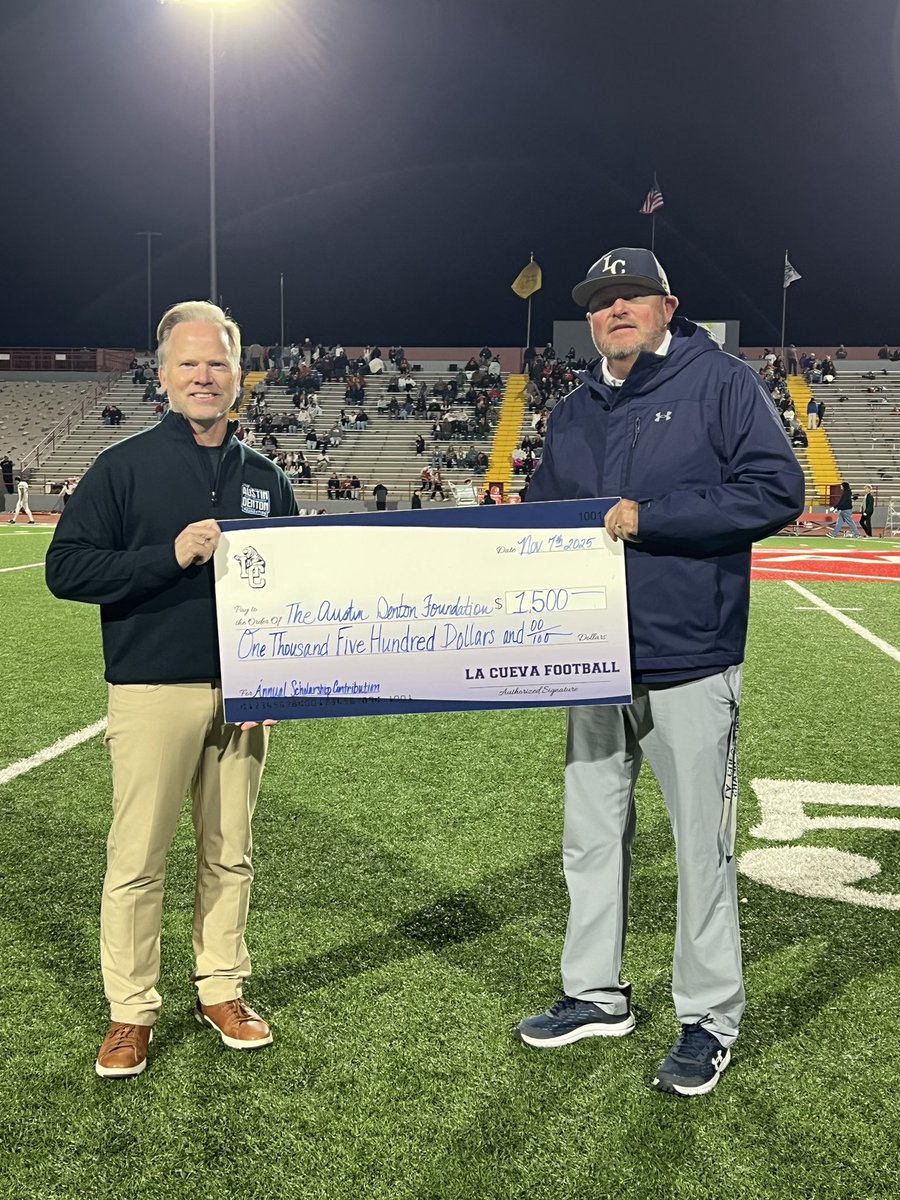 LCHS_MTapia's tweet image. Our Bears football team is proud to partner with the Austin Denton Foundation. We are proud to honor Austin , and the love and spirit he had for LCHS.
#WALC