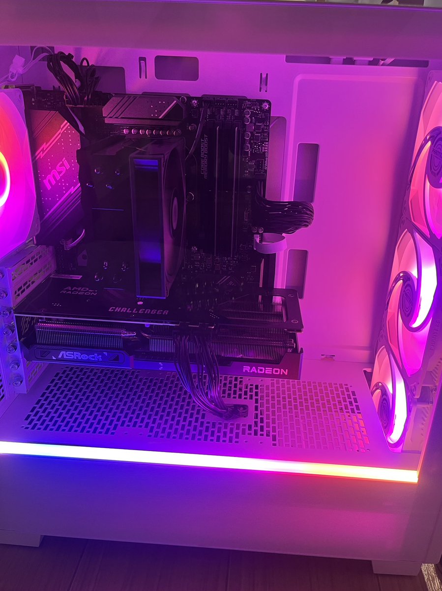 ぴかぴか〜ヾ(*´∀｀*)ﾉ

#9800x3d
#rx9070xt