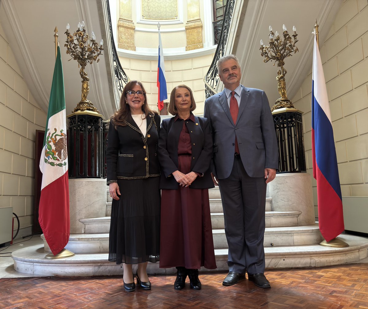 🇷🇺 Recepción con motivo del Día de Unidad Popular de Rusia 2025 🇲🇽

El 7 de noviembre de 2025 en la Embajada de Rusia en México se llevó a cabo una recepción dedicada al Día de Unidad Popular de Rusia.

El evento contó con la distinguida presencia de la Excelentísima Sra.