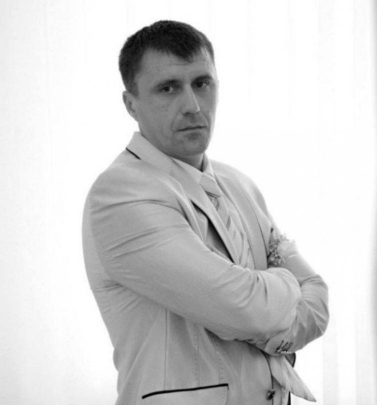 DAY 1104 of 1237 of my daily photo commitment to #Belarus political prisoners: RUSLAN KUZMICH, serving 3.5 years for “Desecration of state symbols”, “Insulting a government official” &amp; “Promoting extremist activities” - all because of one Telegram channel comment #FreeBelarus