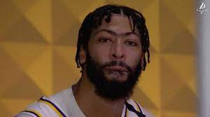 Unibrow_Franc3's tweet photo. AD est blessé et les mavs sont immondes, on a littéralement QUE DALLE à manger le frigo est viiiiiide vide vide

pardonnez notre inactivité, c'est pas simple https://t.co/TH7PjWHq9Q
