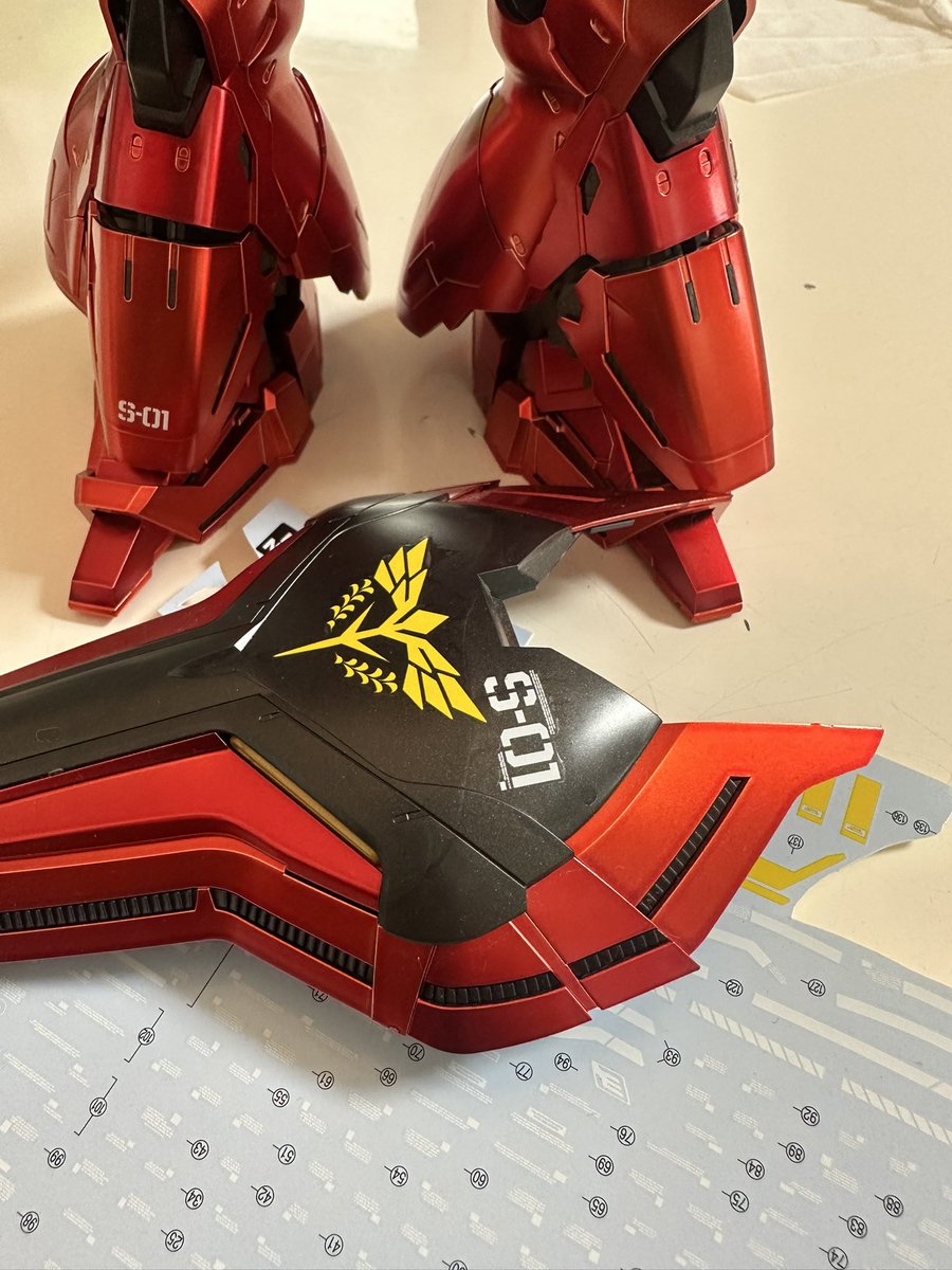 masterforce78's tweet image. よし！って気合いいれて、今日はVer.Kaのサザビーデカール中。
一年以上待たせてしまってたなぁ、、
#ガンプラ