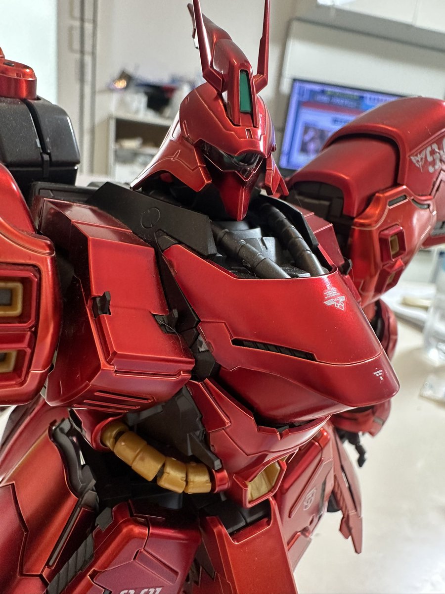 masterforce78's tweet image. よし！って気合いいれて、今日はVer.Kaのサザビーデカール中。
一年以上待たせてしまってたなぁ、、
#ガンプラ