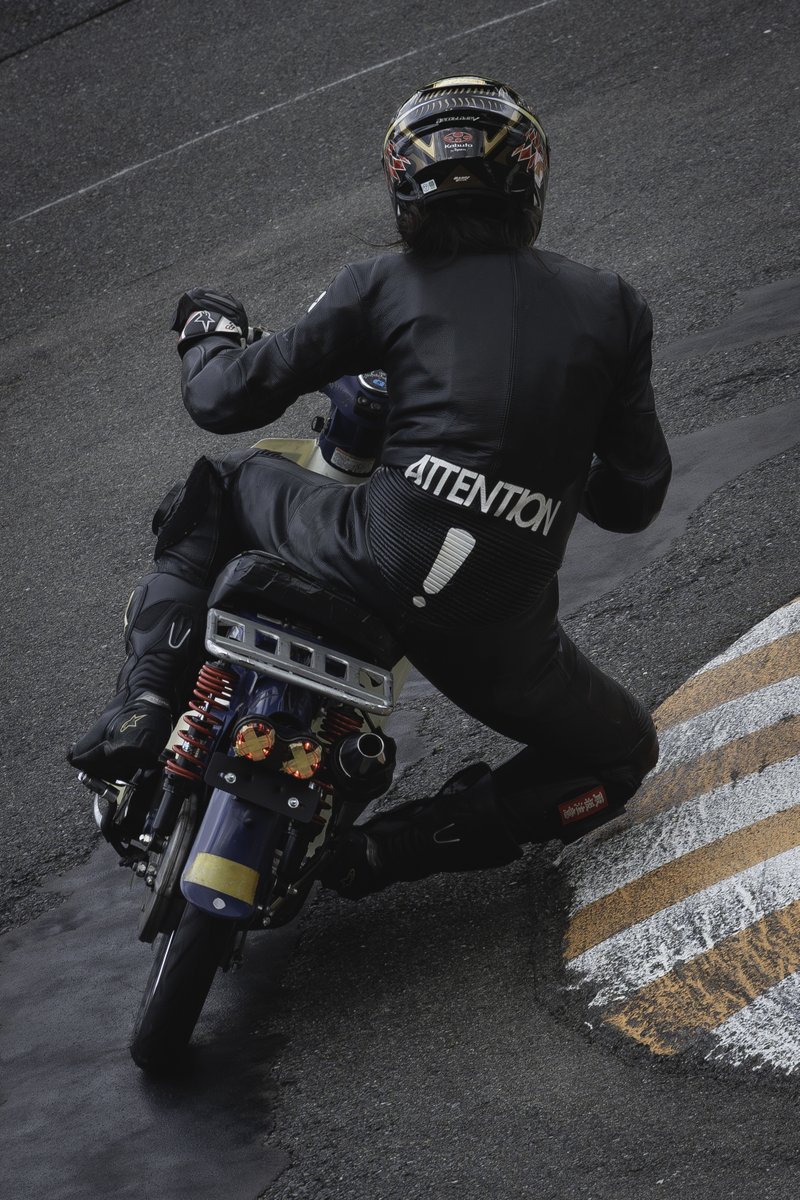 あひるオーダーページ アシトレスニーカー – BMZ公式