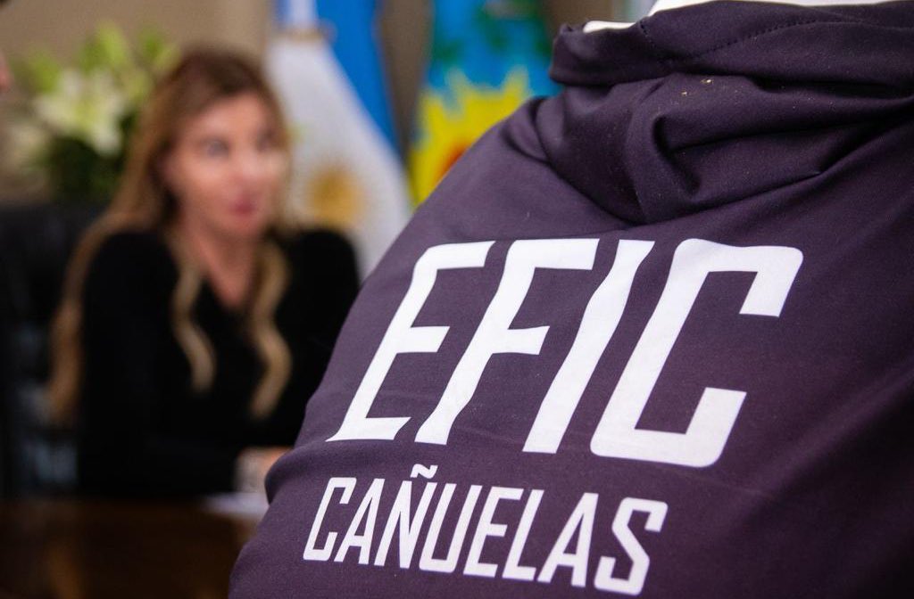 Me reuní con la Comisión Directiva de la Escuela de Fútbol Infantil Cañuelas (EFIC);

Conversamos sobre el presente del club y el proyecto para la construcción de su cancha.

Vamos a seguir acompañando a las instituciones que cumplen un rol social fundamental.