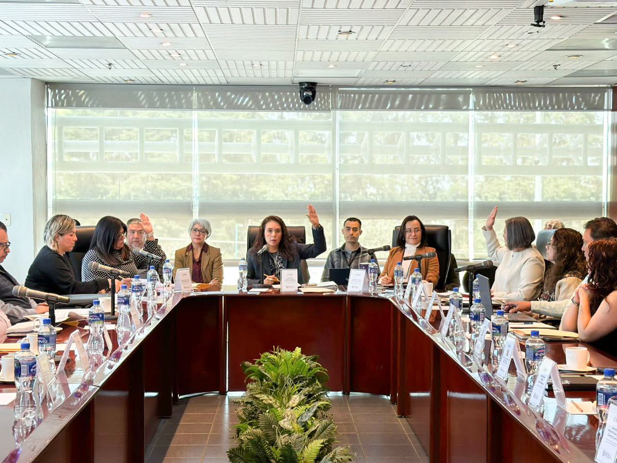 Asistí como invitada a la 2ª Sesión Ordinaria de la Comisión Especial para el Voto de Mexiquenses que radiquen en el Extranjero del <a href="/IEEM_MX/">IEEM</a>