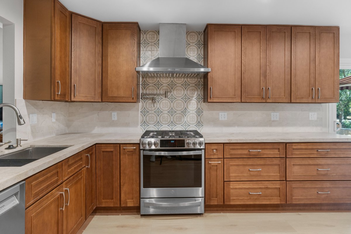 Rndbuilders's tweet photo. We had the pleasure of completely transforming this beautiful home in Thousand Oaks, covering everything from fresh interior paint and new flooring to a full kitchen renovation and 3 modernized bathrooms. https://t.co/cUTdxvviUM
