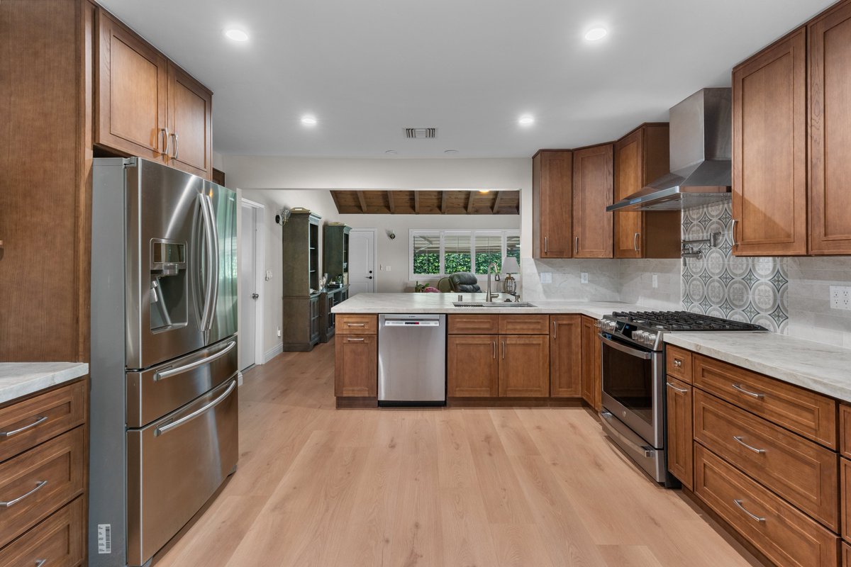 Rndbuilders's tweet photo. We had the pleasure of completely transforming this beautiful home in Thousand Oaks, covering everything from fresh interior paint and new flooring to a full kitchen renovation and 3 modernized bathrooms. https://t.co/cUTdxvviUM