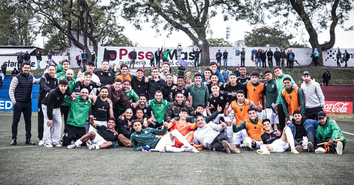 Felicitaciones a todos fue un año muy duro, pero está barra lo dejo todo en cada entrenamiento y en cada partido!!! Se cumplió y se posiciona a <a href="/RacingClubUru/">Racing Club de Mvdeo.</a>  en una nueva copa internacional 🟢⚪️ disfruten cerveceros 🍻 👏🏾🙌🏾