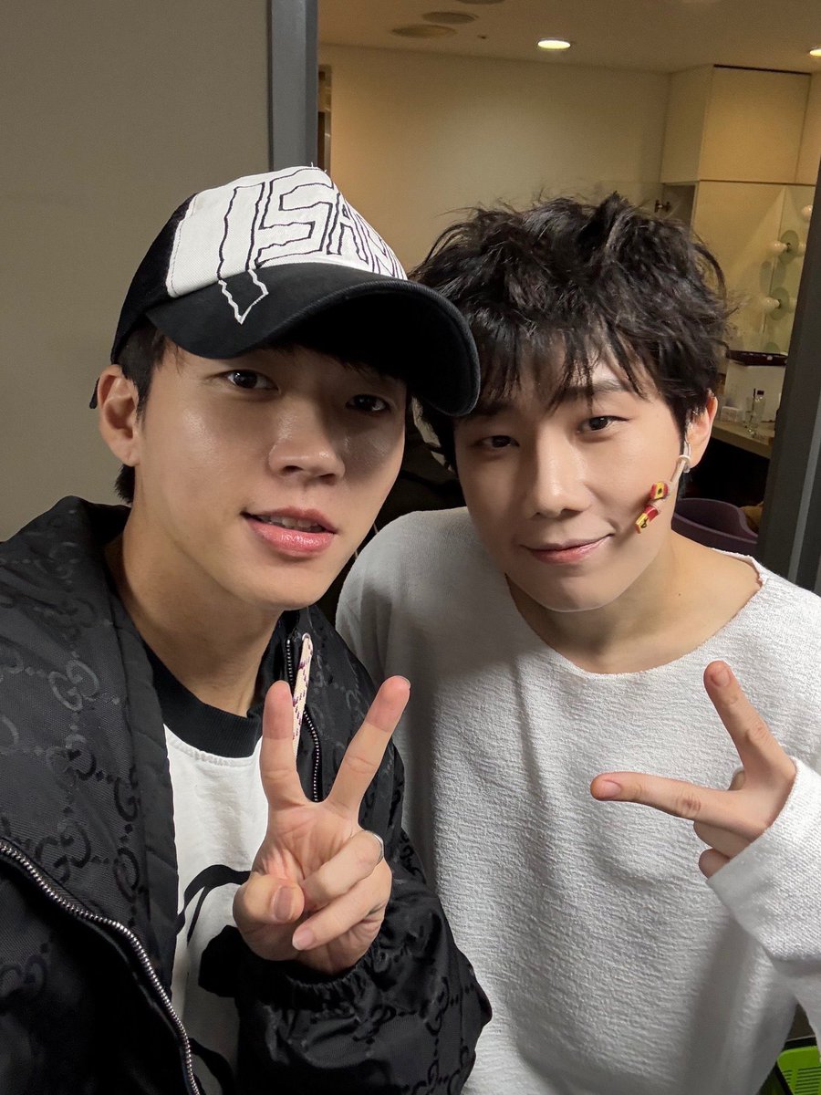 아니 나 비염때문에 힘들고 지쳐서 일찍 잠든 사이에 이런 사진을 줬다고?