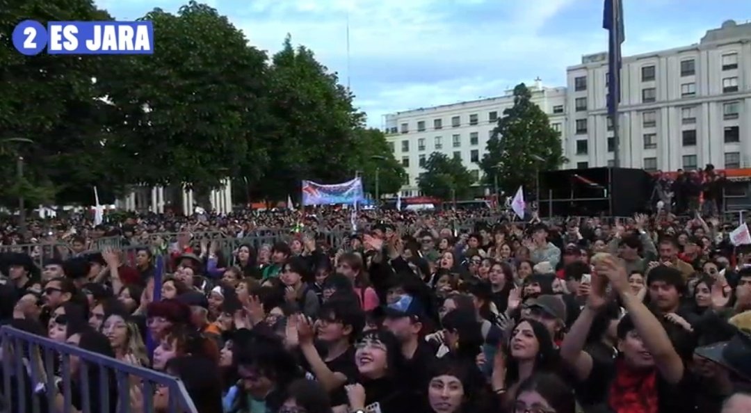 surpatagon's tweet image. 🔴Ahora: Multitudinario acto de cierre de campaña en #Concepción de Jeanette Jara.

#Vota2VotaJara ✌️😉