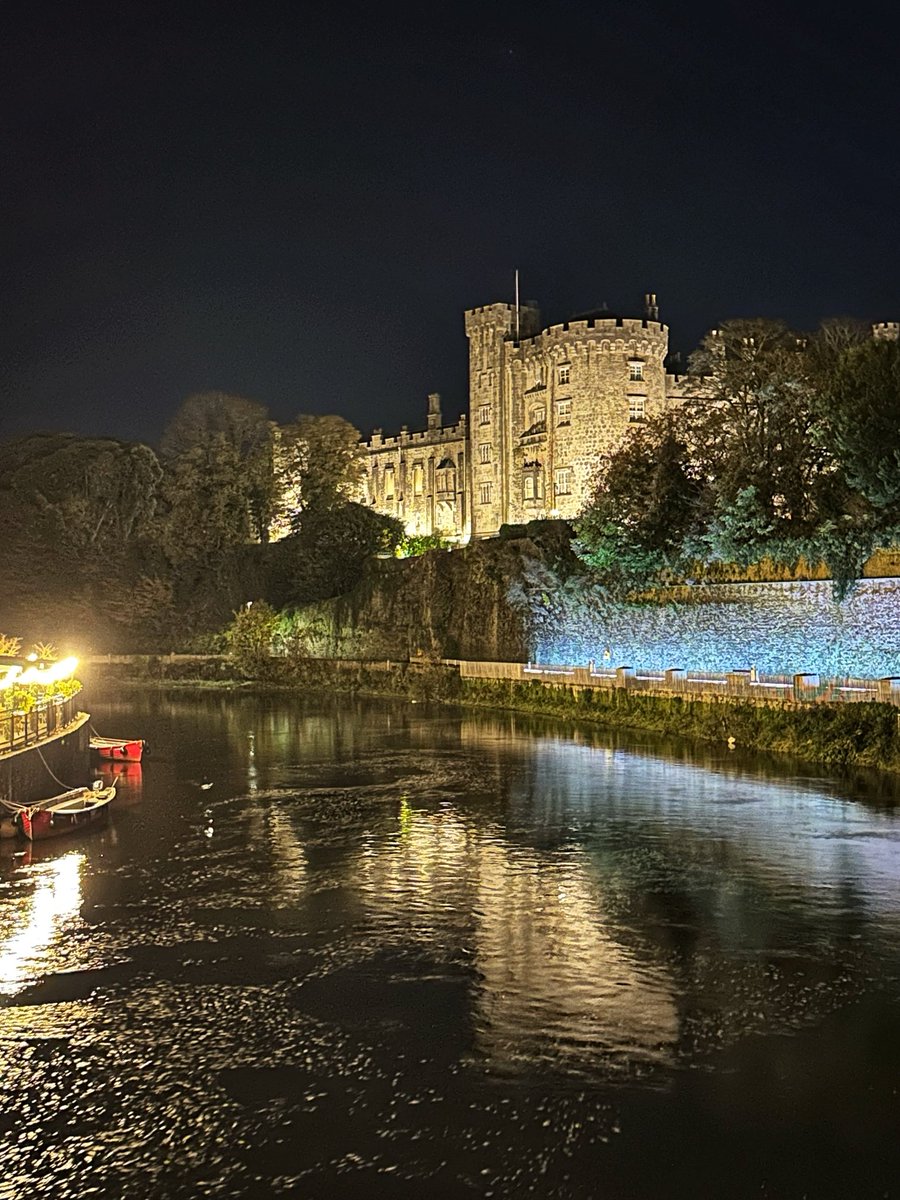 fannin_shauna's tweet photo. Beautiful Kilkenny on the River Nore. 
A weekend of economics and comedy, what could better that?
⁦@kilkenomics⁩ https://t.co/OzqHALpCzj