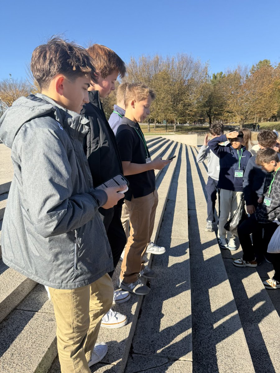 harmonbus2 tweet media