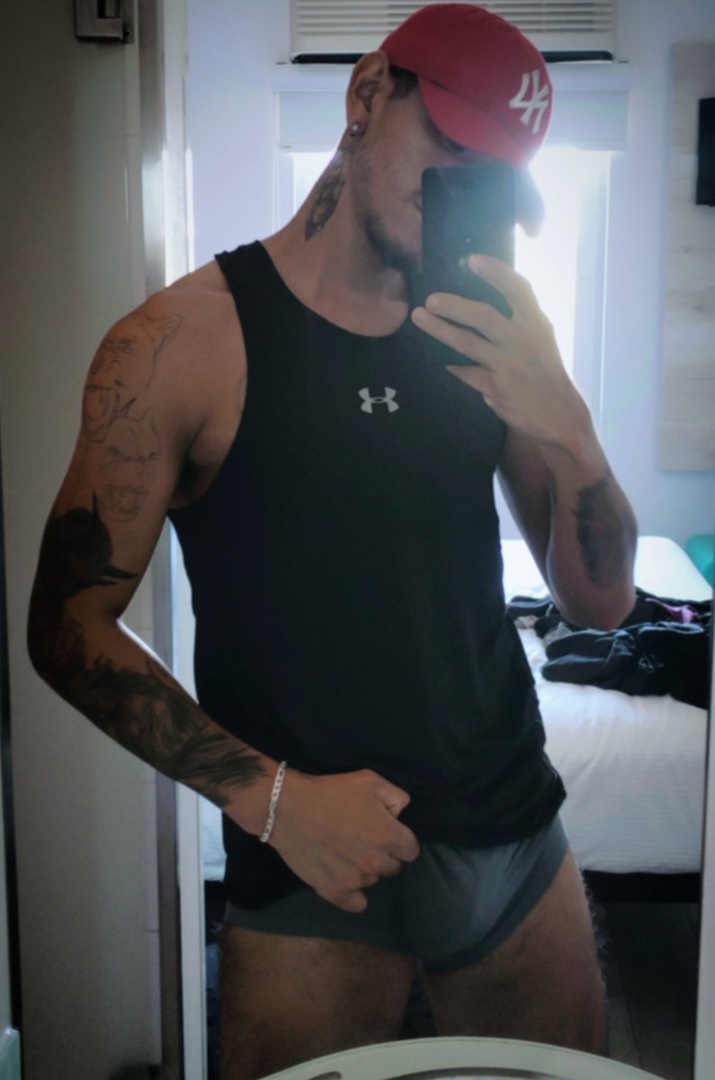 Hey!! 👀 
Arriba están los ojos 😏