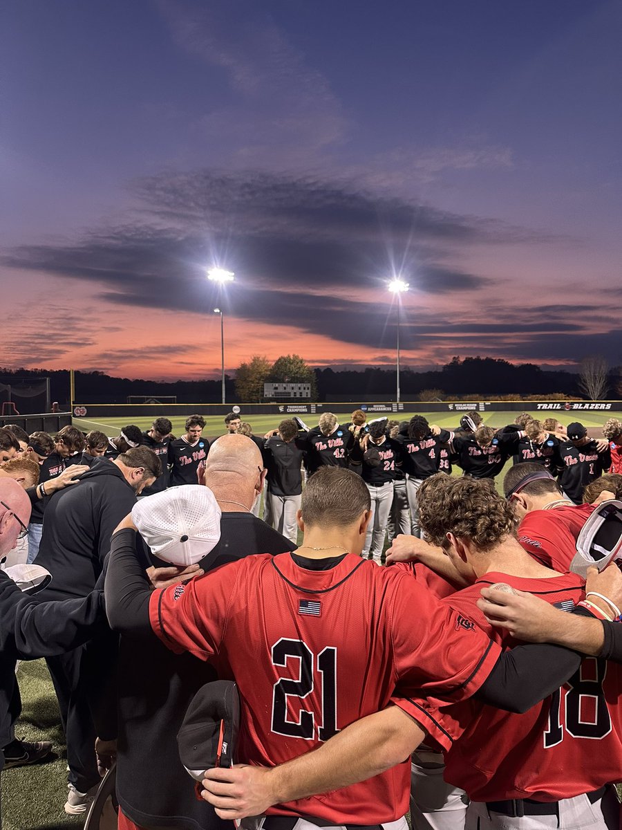 Game 1 final:
⚫️- 5
🔴- 1

POTG- Bennett Roemer

5ip
5Ks
0 runs