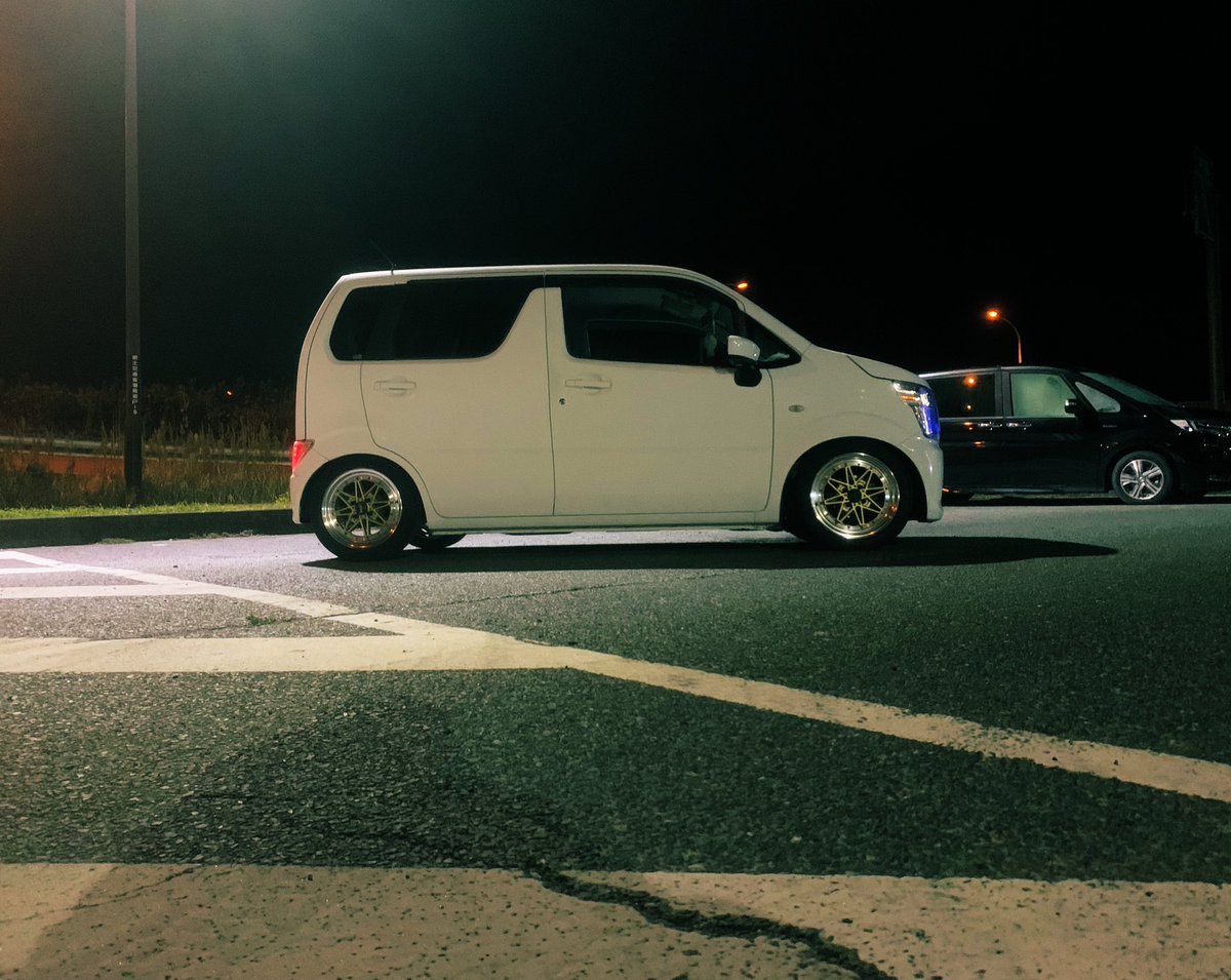 Alice_Jack34's tweet photo. もうさすがに洗車しなきゃ
今日の予定は友人とラーメン行く以外予定ないからやるかなー
どーせまた夜に道の駅行きそうだしww https://t.co/tfa5Pk6CTT