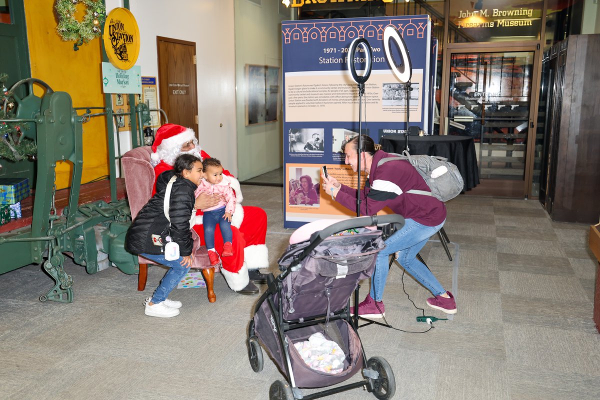 craftlakecity's tweet photo. Giving Tuesday is less than one month away! 
On December 2, Craft Lake City is raising money to support our Sponsored Families Program at the Holiday Market. Each Sponsored Family receives free:
✨ Admission 
✨ Food vouchers
✨ Merch vouchers
Learn+give!
https://t.co/KVpGavHdeG https://t.co/KxvzvPZyQA