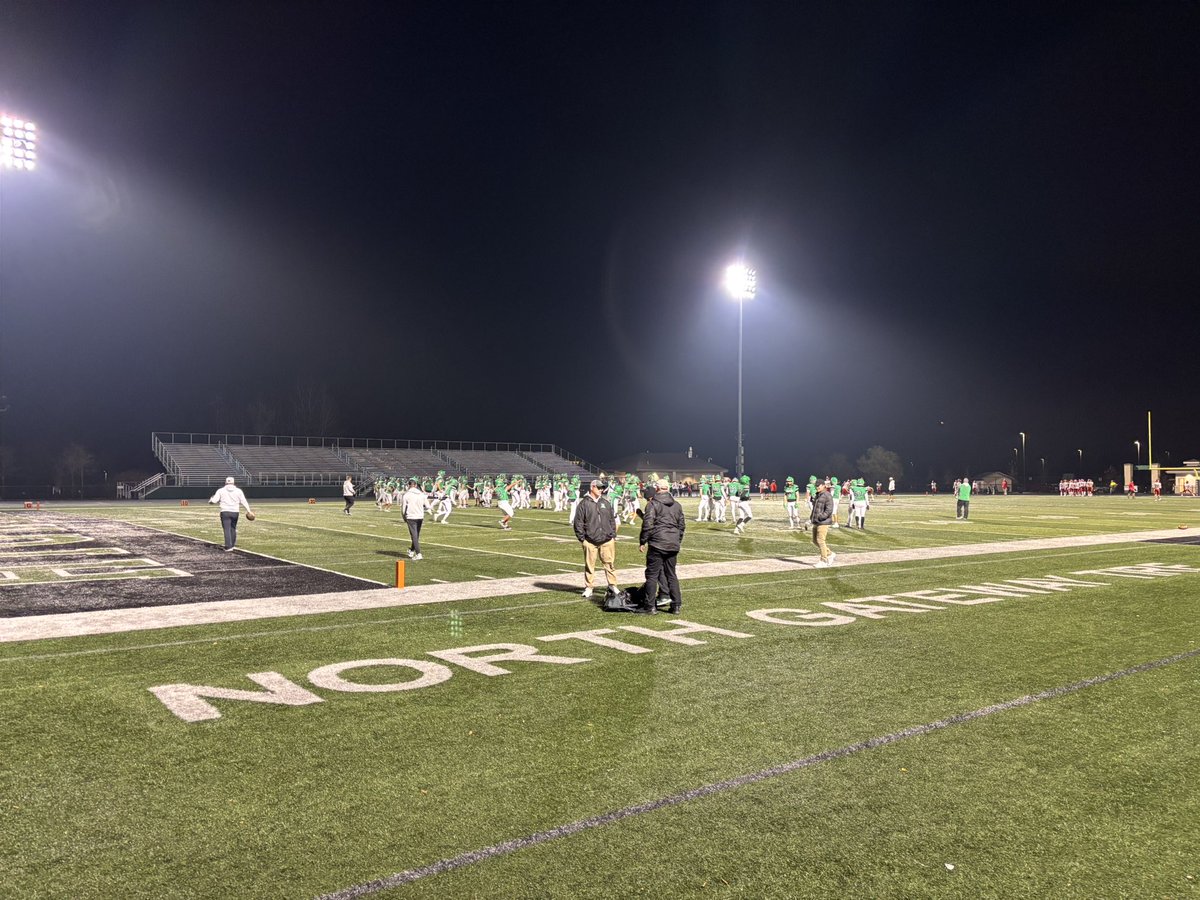 Getting ready for regional quarter final playoff action! <a href="/BBHFootball/">Bees Football</a> takes on <a href="/HornetAthletic/">HornetAthletics</a> , kickoff at 7:00pm. Stream starts at 6:45, and can be found here: keeonsports.com/kee-on-sports-…

<a href="/SportsKee1/">KeeOnSports</a>