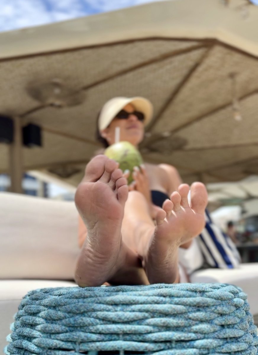 AndreaStepsOff's tweet photo. Perfect soles have a way of finding those who secretly adore them… now you know why I’m here 😏 https://t.co/A9hRlg4tIF