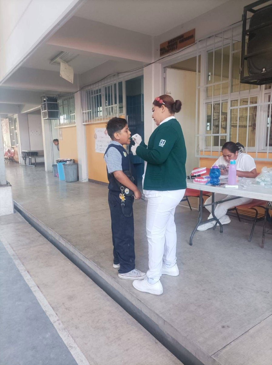 💚 En Chilapa seguimos promoviendo hábitos saludables con la estrategia “Vida Saludable, Vive Feliz”.
¡Educación y salud van de la mano por el bienestar de nuestras niñas y niños! 👧👦 #JornadasDeSalud