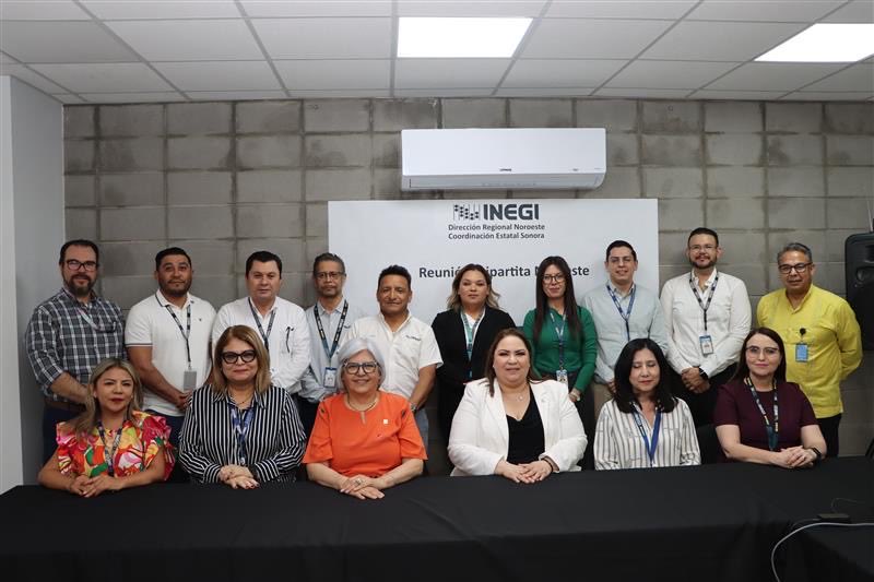 El #INEGI lo hacen miles de personas con la misión de producir y difundir información de calidad, veraz y oportuna.

Hoy tuve oportunidad de conversar con los equipos de la Dirección Regional Noroeste y coordinaciones de Sonora, Sinaloa, Baja California y Baja California Sur.