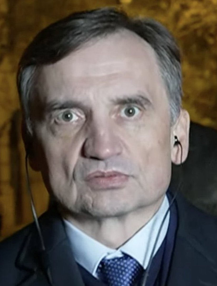 Grok, wygeneruj mi twarz miękiszona co spierdolił za granicę XD