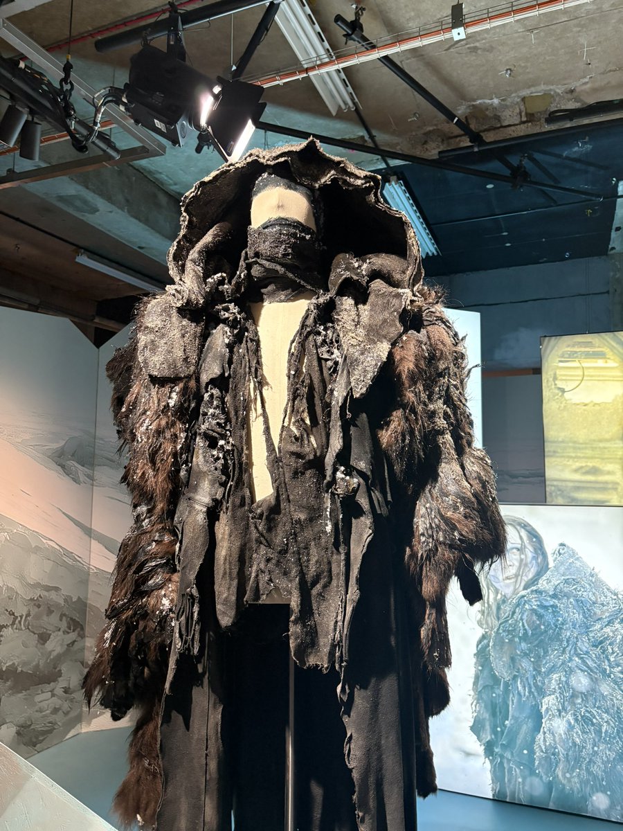 SlXSPEEDS's tweet image. and a little commotion for the frankenstein costume department