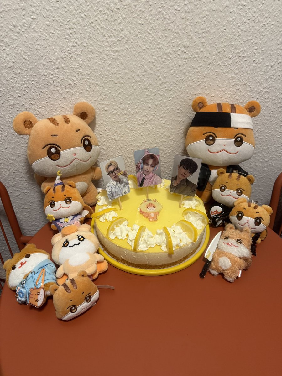 m1ngyunho's tweet photo. happy birthday our captain 🧡 

#HappyHongjoongDay #NO1ShinesLikeHongjoong
#영원한_넘버원캡틴쭝_생일 @ATEEZofficial https://t.co/ENGZIbyHpz