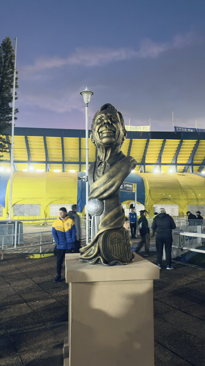 Ya estamos en el Gigante de Arroyito 🏟️

Se viene #Central vs #SanLorenzo