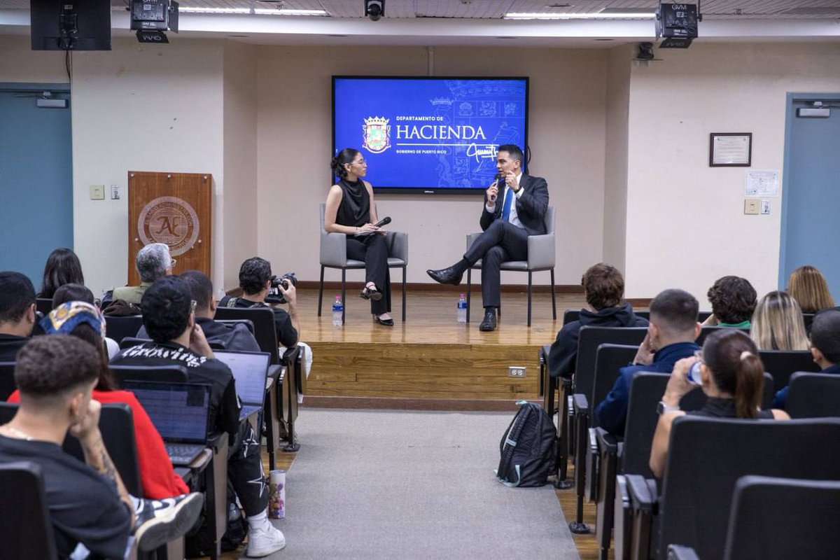 DptoHacienda's tweet image. 💡Hacienda con los Jóvenes

El Secretario de Hacienda, Ángel L. Pantoja Rodríguez, participó en un conversatorio con estudiantes de la UPR Recinto de Mayagüez.

@SecHacienda
@aec_rum
@gobiernodepr

#HaciendaPR #UPRM #GobiernoPR