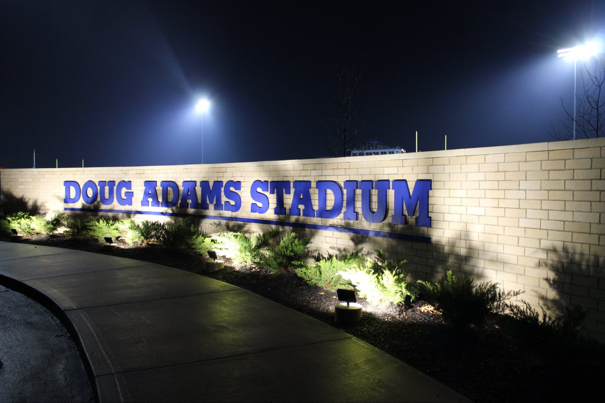 JacobBenge's tweet image. I’m in Xenia at Doug Adams Stadium where the 4 seed Buccaneers will host 5 seed Cincinnati La Salle in a D-II, Region 8 regional quarterfinal.

More from me for the Greene County Dailies later tonight.

@fairbornherald | @xeniagazette