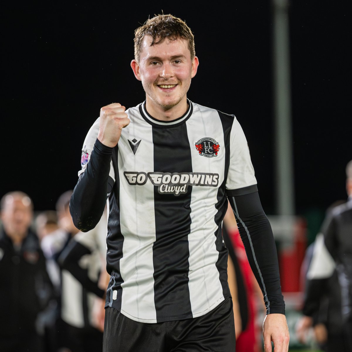 LlandudnoFC's tweet image. WHAT A WEEK FOR THE SEASIDERS! 🔥

⚽️ 6 points in the #JDCymruNorth!
🏆 Booked our place in the #NathanielMGCup semi-final!
⚽️ 13 goals scored in total!

Let's keep it going! 🖤🤍

#Llandudno #LlandudnoFC #WeAreOne #KeepTheFaith