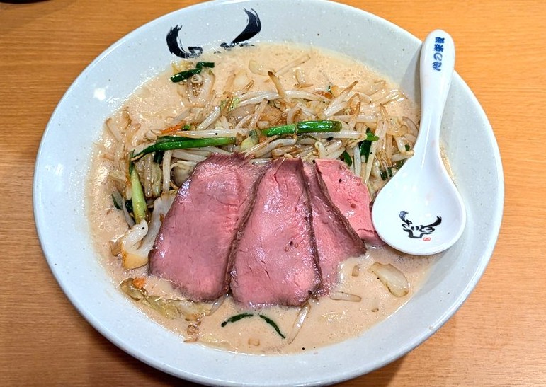 yutakasaito1008's tweet image. 試合が発表されてからたくさんご来店いただいてます🍜

ここ最近の夜のまぜそばの盛況はようやくプロモーション活動が届いてきたと思ってます。

激励や応援の意味が大きいと感じてますが、お店としては失礼がないよう営業していきます。…