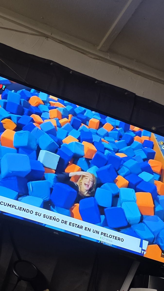 HelixSamRG's tweet image. #angelatorres
Mi petición tratando de salir. Los cuadrados eran mas grandes que ella