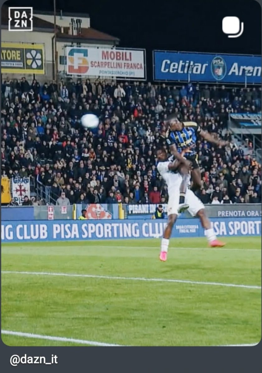 SerginoPI's tweet image. Touré vive sulla terra, ma lui non lo sa e salta come se fosse sulla luna! 🤩
4 minuti di recupero sono per farlo tornare a terra! 😜💪⚫🔵
#PisCre #Pisa #PisaSC #SerieA #football