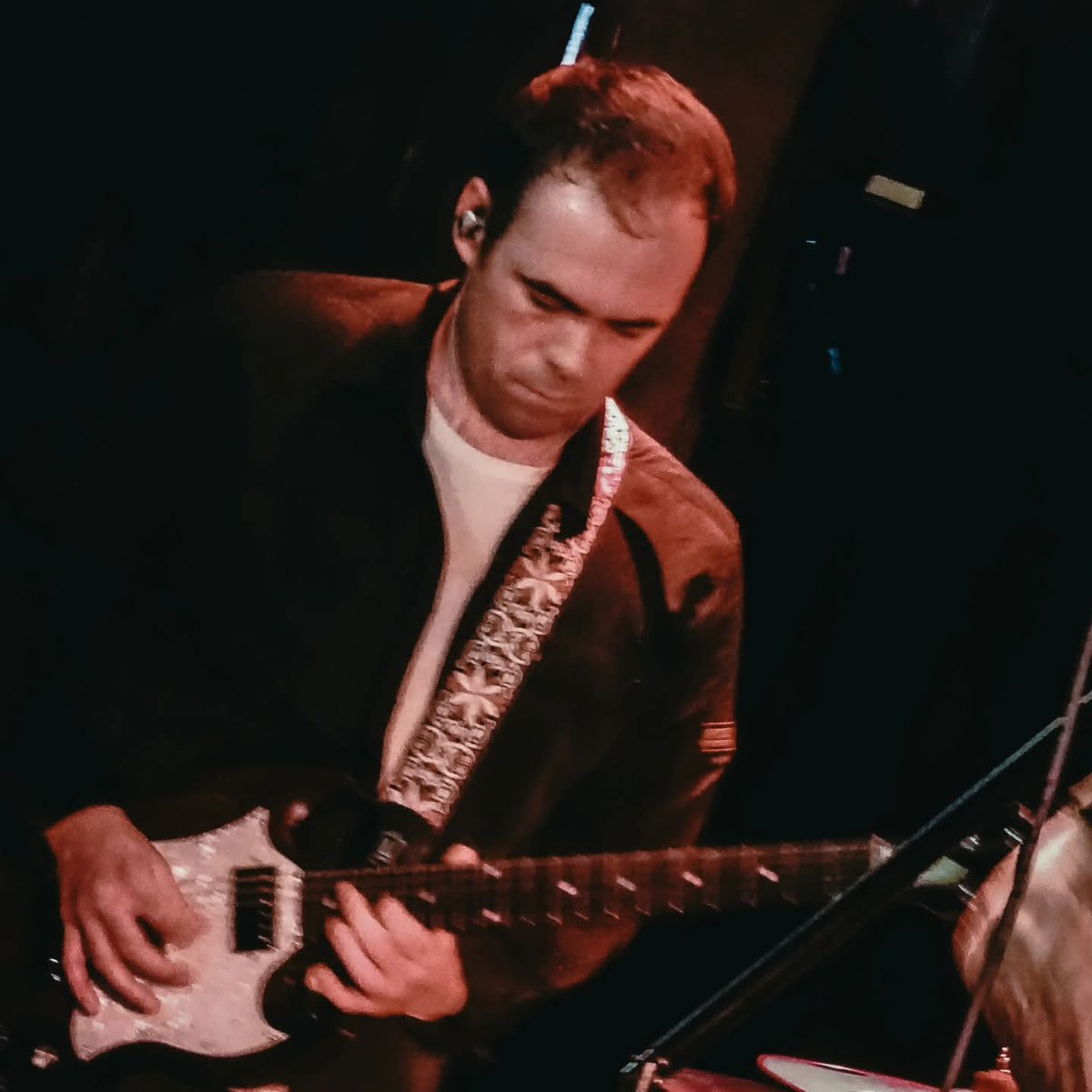 Thanks for all the love for our brand new single Falling Down. We can't wait to play it to you live in Manchester &amp; London next weekend. x
📸 @caught_daylight