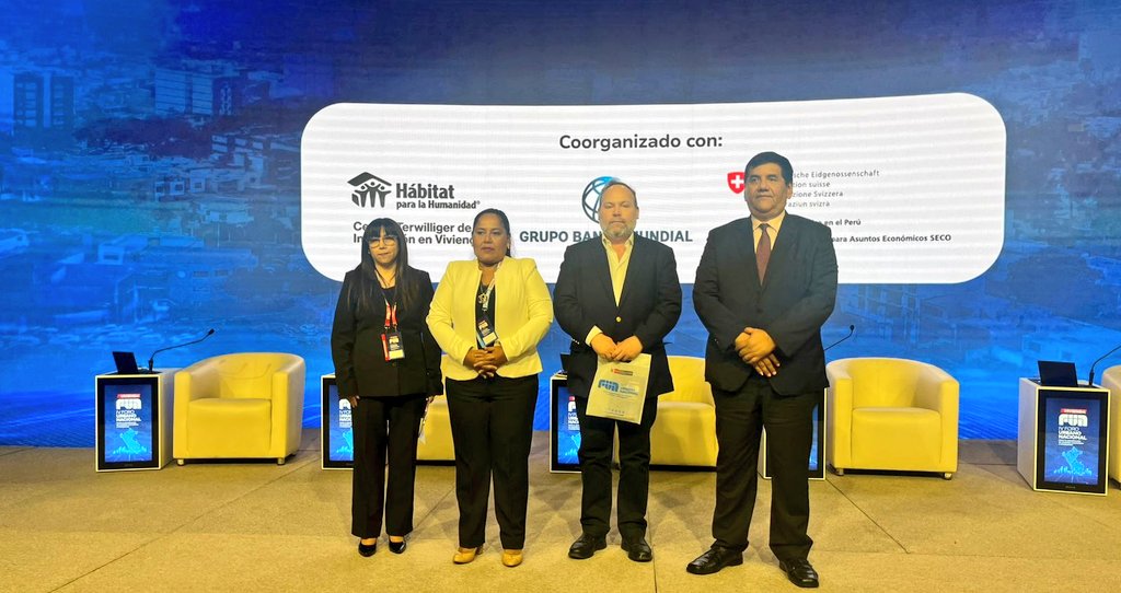 InstitutoSINCHI's tweet photo. Durante el IV Foro Urbano Nacional: hacia la planificación de ciudades sostenibles e inteligentes, realizado en Lima, Perú, por @el_BID, el Instituto Amazónico de Investigaciones Científicas SINCHI participó con la ponencia “Planificando en la Amazonia: preservando los ecosistemas amazónicos”, presentada por Juan Felipe Guhl Samudio, antropólogo y coordinador del Programa de Dinámicas Socioambientales y Culturales del Instituto.

🟩 La intervención,  destacó la importancia de integrar la sostenibilidad ambiental y la conservación de los ecosistemas amazónicos en los procesos de planificación territorial.