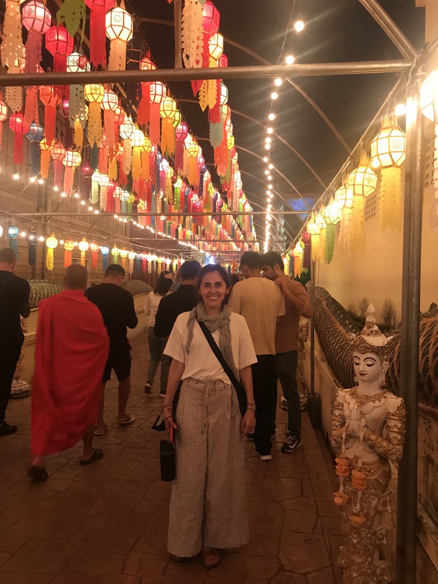 YuDyNiViA's tweet photo. Festival Loy Krathong y Yee Peng @Chiangmai https://t.co/EzeKER9ASn