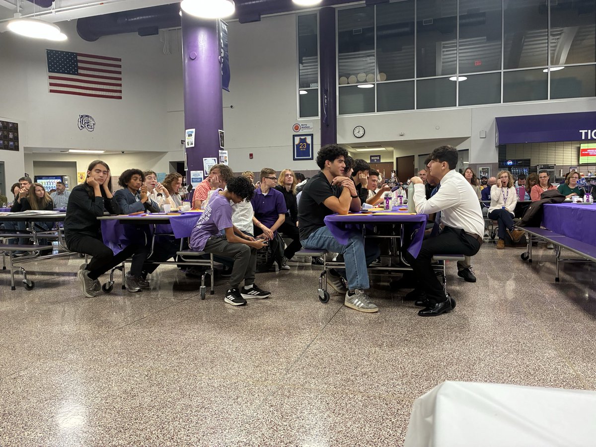 MathTigerRunner's tweet image. Tiger CC banquet night.  Go Tigers! @BryanDeArdo @fee_jonathan @pick_central @TigersPHSC @RoshawnParker