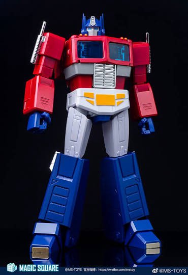 primal80124's tweet photo. Still awesome to me that daniel warren Johnson took inspiration from a 3p optimus for skybound https://t.co/oL9cNhaqlv