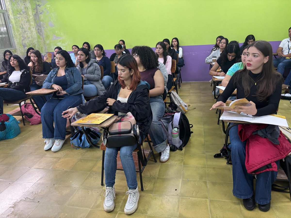 📚 𝐋𝐚 𝐂𝐃𝐏𝐂 𝐢𝐦𝐩𝐚𝐫𝐭𝐞 𝐜𝐚𝐩𝐚𝐜𝐢𝐭𝐚𝐜𝐢𝐨́𝐧 𝐚 𝐞𝐬𝐭𝐮𝐝𝐢𝐚𝐧𝐭𝐞𝐬 𝐝𝐞 𝐃𝐞𝐫𝐞𝐜𝐡𝐨 𝐞𝐧 𝐥𝐚 𝐔𝐍𝐀𝐇-𝐕𝐒.

La Comisión para la Defensa y Promoción de la Competencia (CDPC) impartió una capacitación a estudiantes de la asignatura Teoría General del Estado de