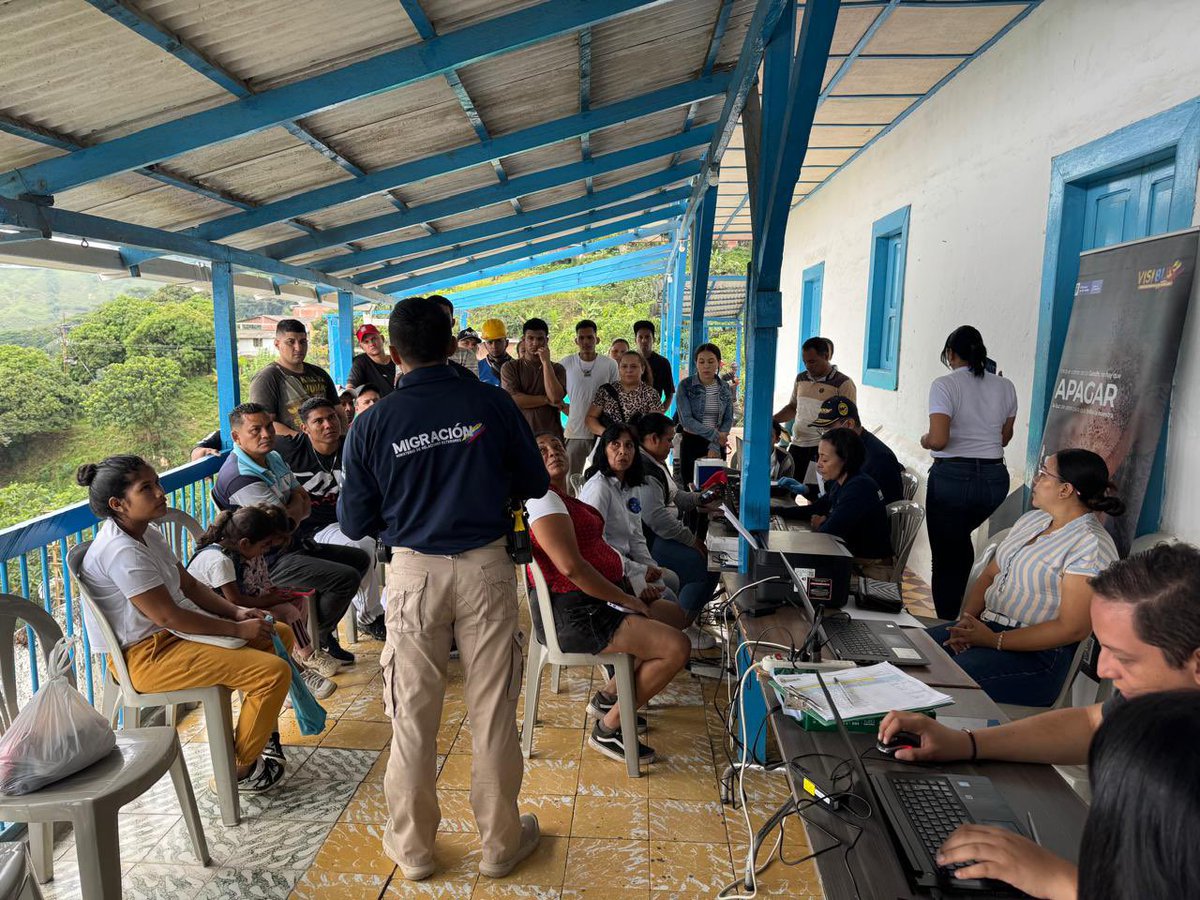 MigracionCol's tweet image. #Caldas | En el municipio de Marmato adelantamos una jornada dirigida a la población migrante venezolana. Más de 150 personas pudieron acceder a los diferentes procesos para el  trámite del #PPT
✅ Prerregistro (solo para menores de edad)
✅ Biometría 
✅ Entrega de documentos