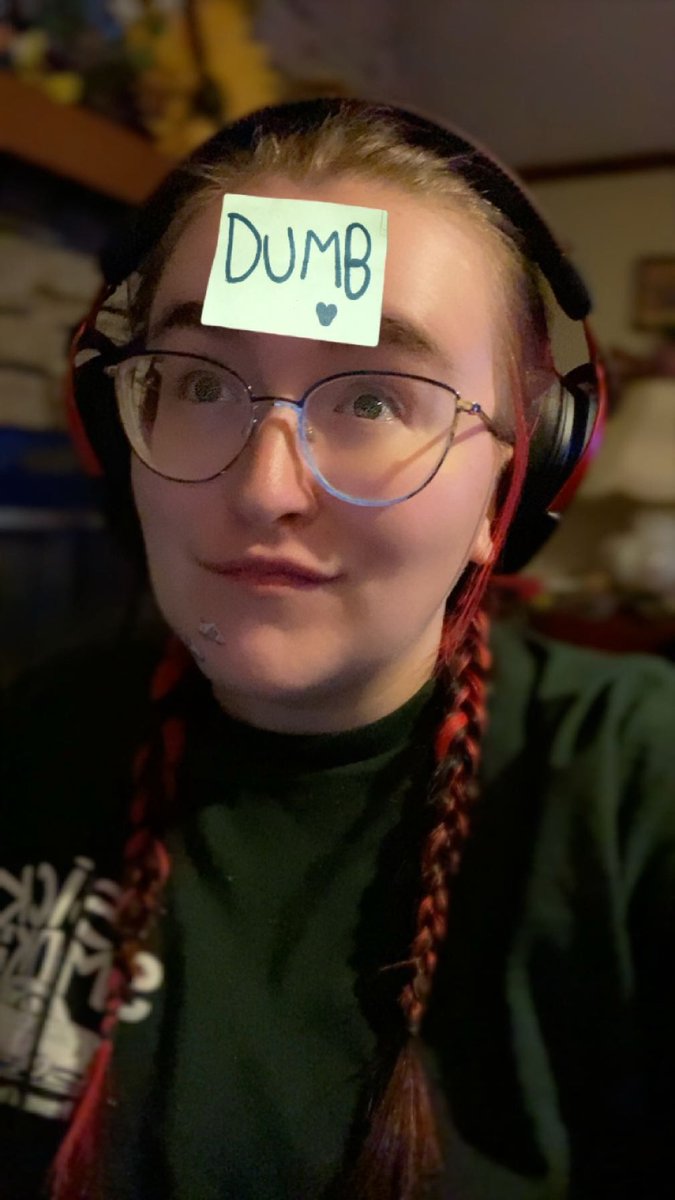 Zelphiamoth tweet media