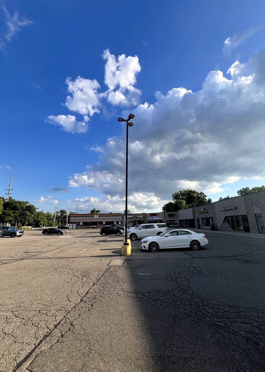 jom 🌿🌳 (@ivebeenleo) on Twitter photo 