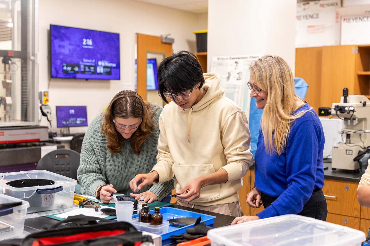 UST_Engineering's tweet image. Happy #NationalSTEMDay!

At the University of St. Thomas @UST_Engineering, we celebrate the innovators and creators who blend science, technology, engineering, arts, and math to make a difference. 💜⚙️

#STEM #STEAM #Innovation #TommieEngineers #FutureEngineers @UofStThomasMN