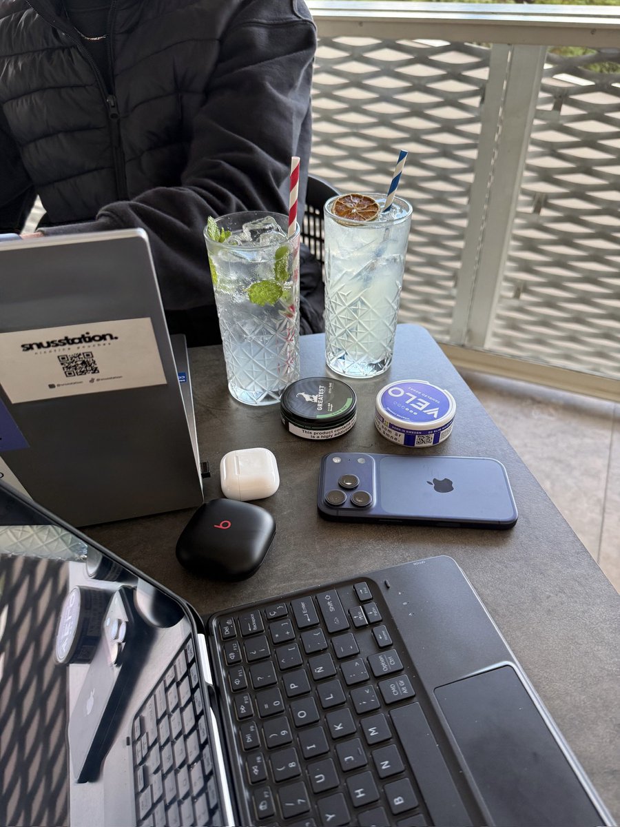 snusstation's tweet photo. não interessa a função, interessa que nós te ajudamos. 

#studying #station #cocktails https://t.co/MuwA9bPtzj