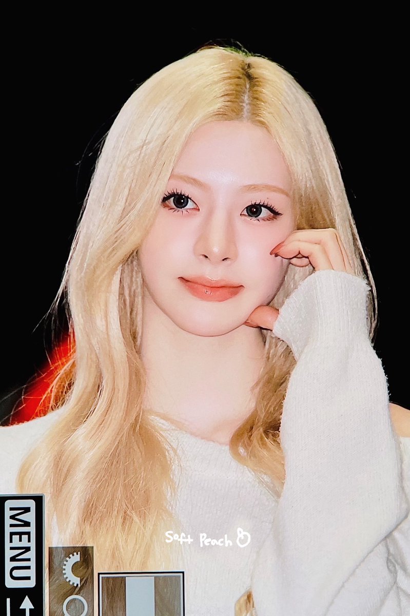 soft peach tweet media