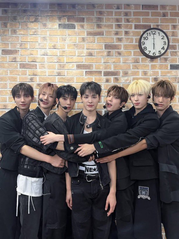 Rachel_nizipro2's tweet photo. そういう事だったのか！
11月7日はテディベアを抱きしめる日
だそうです

Happy Hug a Bear Day! 

#HugABearDay
#HARU
#NEXZ #넥스지 #ネクスジ https://t.co/mIGMX9u2oI