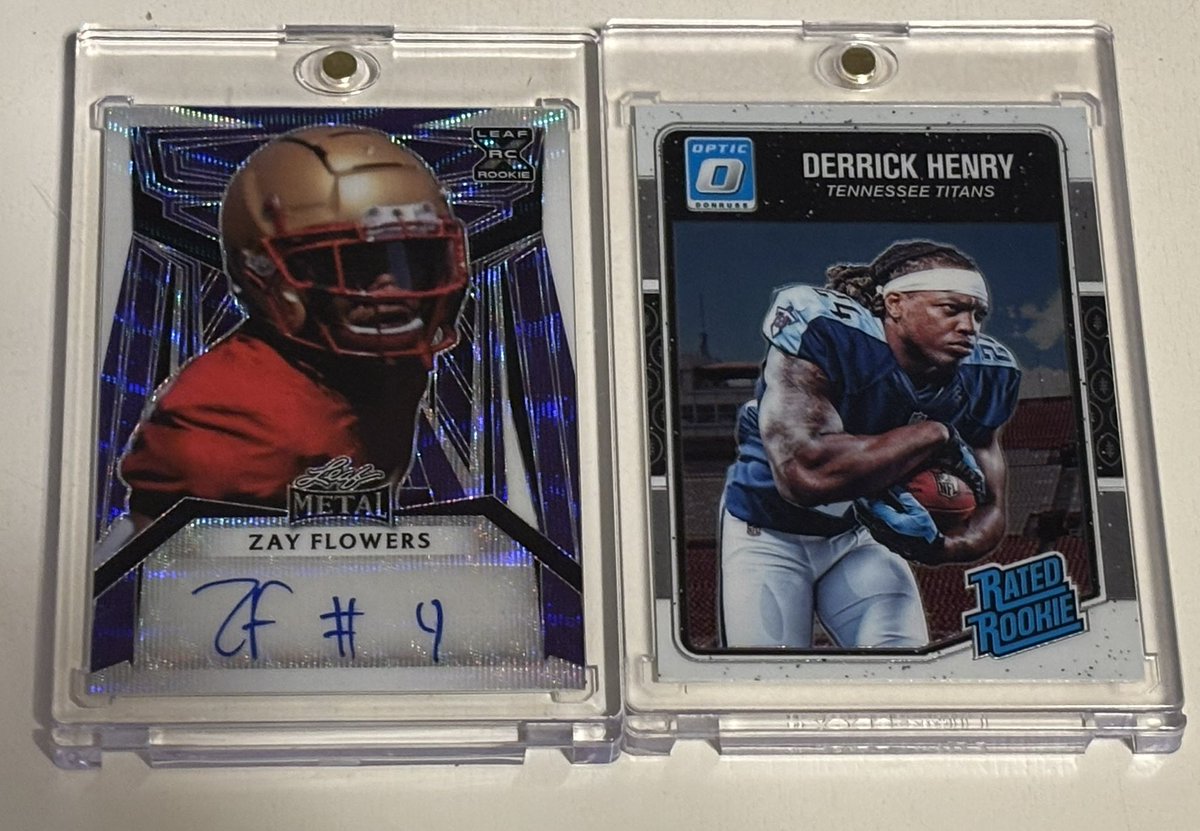 RobFatherTalks's tweet image. A day late posting @1218Sports delivery, but I always love the lead metal cards. Of course a King Henry rookie is never a bad second card. Jump in his contests if you haven’t yet. Great value and odds to win.